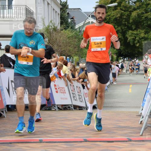 31.08.2025 - 21. Blankeneser Heldenlauf Strokosch-Dieckow http://msf.ph/oto/8696316 31.08.2025 12:27:15 Ziel 5580, 5568, 5758 meine-sportfotos.de