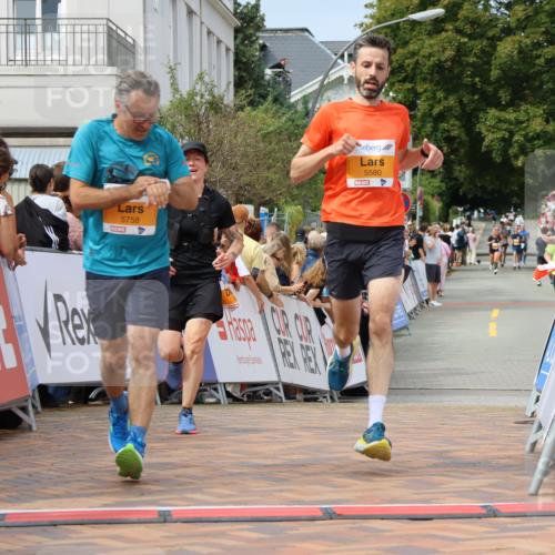 31.08.2025 - 21. Blankeneser Heldenlauf Strokosch-Dieckow http://msf.ph/oto/8696323 31.08.2025 12:27:15 Ziel 5580, 5568, 5758 meine-sportfotos.de
