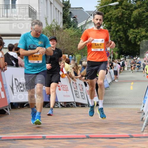 31.08.2025 - 21. Blankeneser Heldenlauf Strokosch-Dieckow http://msf.ph/oto/8696325 31.08.2025 12:27:15 Ziel 5580, 5568, 5758 meine-sportfotos.de