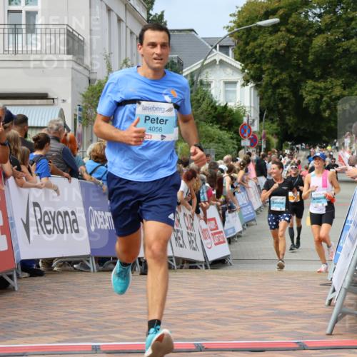 31.08.2025 - 21. Blankeneser Heldenlauf Strokosch-Dieckow http://msf.ph/oto/8696335 31.08.2025 12:22:29 Ziel 5624, 5207, 4166, 4056, 4098, 4282 meine-sportfotos.de