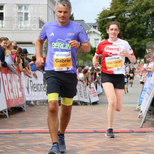 31.08.2025 - 21. Blankeneser Heldenlauf Strokosch-Dieckow http://msf.ph/oto/8696344 31.08.2025 12:22:24 Ziel 5624, 5207, 4056, 4178 meine-sportfotos.de