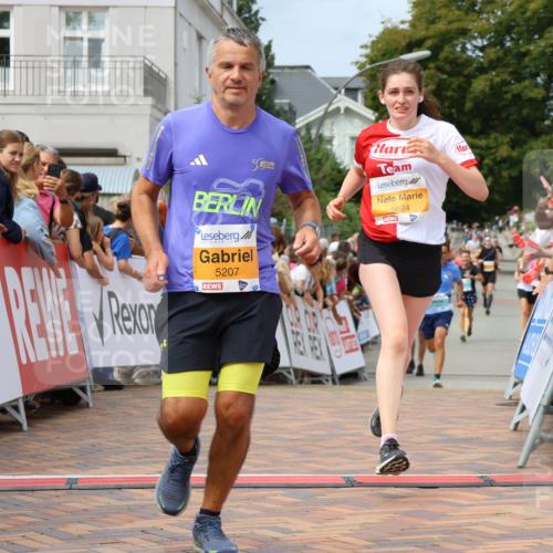 31.08.2025 - 21. Blankeneser Heldenlauf Strokosch-Dieckow http://msf.ph/oto/8696348 31.08.2025 12:22:24 Ziel 5624, 5207, 4056, 4178 meine-sportfotos.de