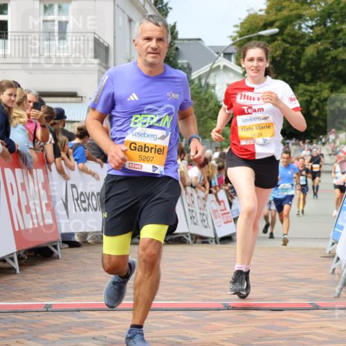 31.08.2025 - 21. Blankeneser Heldenlauf Strokosch-Dieckow http://msf.ph/oto/8696350 31.08.2025 12:22:24 Ziel 5624, 5207, 4056, 4178 meine-sportfotos.de