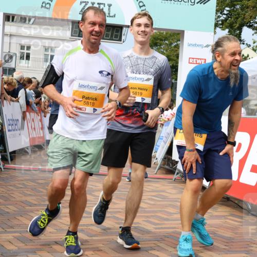 31.08.2025 - 21. Blankeneser Heldenlauf Strokosch-Dieckow http://msf.ph/oto/8696351 31.08.2025 12:27:01 Ziel 5065, 5274, 5275, 5664, 5015, 5291, 5818, 5819 meine-sportfotos.de