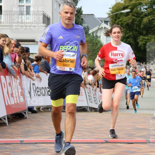 31.08.2025 - 21. Blankeneser Heldenlauf Strokosch-Dieckow http://msf.ph/oto/8696354 31.08.2025 12:22:24 Ziel 5624, 5207, 4056, 4178 meine-sportfotos.de