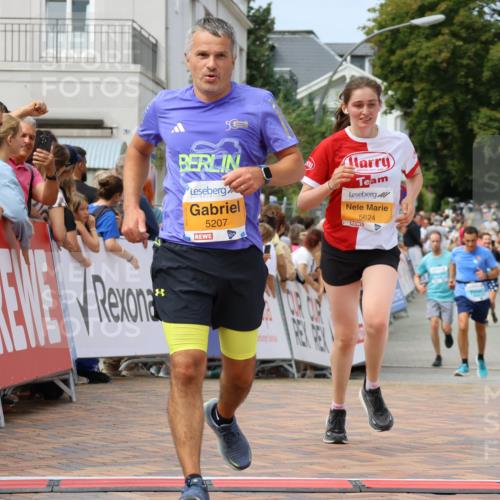 31.08.2025 - 21. Blankeneser Heldenlauf Strokosch-Dieckow http://msf.ph/oto/8696363 31.08.2025 12:22:24 Ziel 5624, 5207, 4056, 4178 meine-sportfotos.de