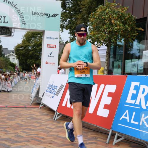 31.08.2025 - 21. Blankeneser Heldenlauf Strokosch-Dieckow http://msf.ph/oto/8696394 31.08.2025 12:22:07 Ziel 5469, 5622, 4281 meine-sportfotos.de
