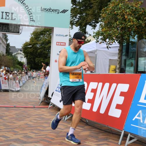 31.08.2025 - 21. Blankeneser Heldenlauf Strokosch-Dieckow http://msf.ph/oto/8696403 31.08.2025 12:22:07 Ziel 5469, 5622, 4281 meine-sportfotos.de