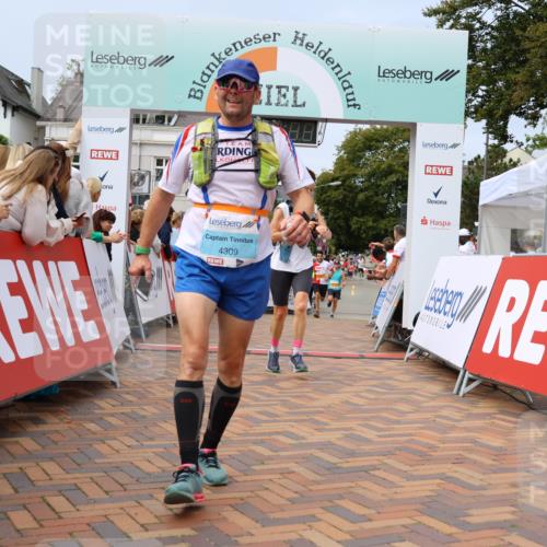 31.08.2025 - 21. Blankeneser Heldenlauf Strokosch-Dieckow http://msf.ph/oto/8696421 31.08.2025 12:22:01 Ziel 5003, 5469, 5622, 4244, 4396, 4412, 4281, 4309 meine-sportfotos.de