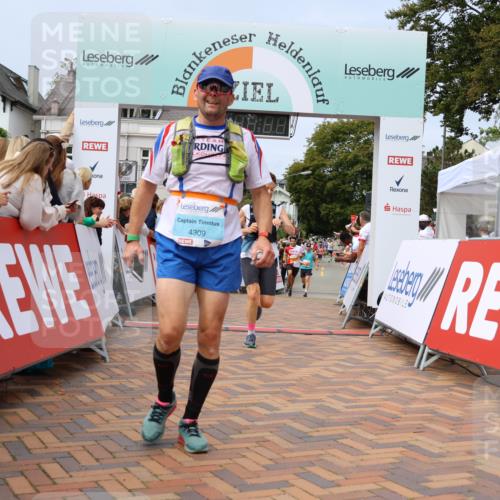 31.08.2025 - 21. Blankeneser Heldenlauf Strokosch-Dieckow http://msf.ph/oto/8696426 31.08.2025 12:22:01 Ziel 5003, 5469, 5622, 4244, 4396, 4412, 4281, 4309 meine-sportfotos.de