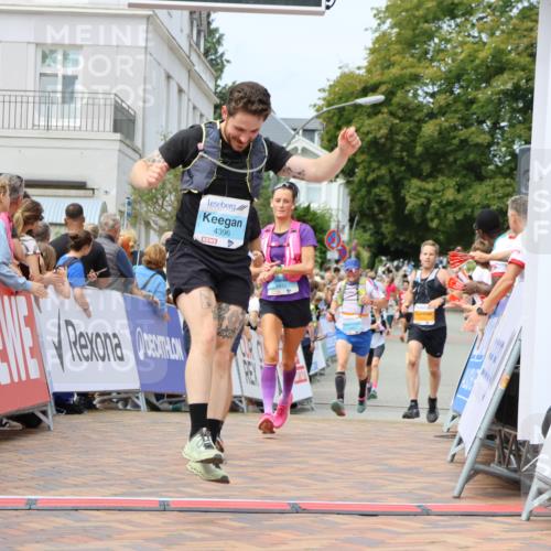 31.08.2025 - 21. Blankeneser Heldenlauf Strokosch-Dieckow http://msf.ph/oto/8696470 31.08.2025 12:21:55 Ziel 5003, 4244, 4396, 4412, 4034, 4309 meine-sportfotos.de