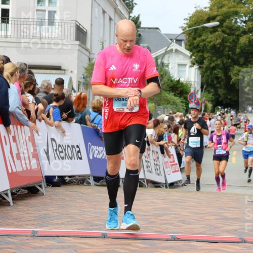31.08.2025 - 21. Blankeneser Heldenlauf Strokosch-Dieckow http://msf.ph/oto/8696491 31.08.2025 12:21:51 Ziel 4244, 4396, 4412, 4308, 4034 meine-sportfotos.de