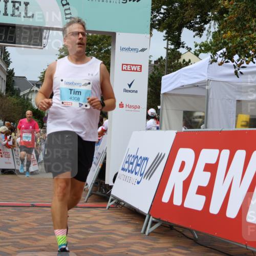 31.08.2025 - 21. Blankeneser Heldenlauf Strokosch-Dieckow http://msf.ph/oto/8696492 31.08.2025 12:21:49 Ziel 4308, 4034 meine-sportfotos.de
