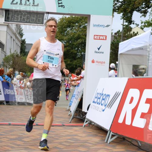 31.08.2025 - 21. Blankeneser Heldenlauf Strokosch-Dieckow http://msf.ph/oto/8696503 31.08.2025 12:21:48 Ziel 4308, 4034 meine-sportfotos.de