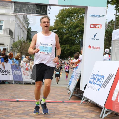 31.08.2025 - 21. Blankeneser Heldenlauf Strokosch-Dieckow http://msf.ph/oto/8696508 31.08.2025 12:21:48 Ziel 4308, 4034 meine-sportfotos.de