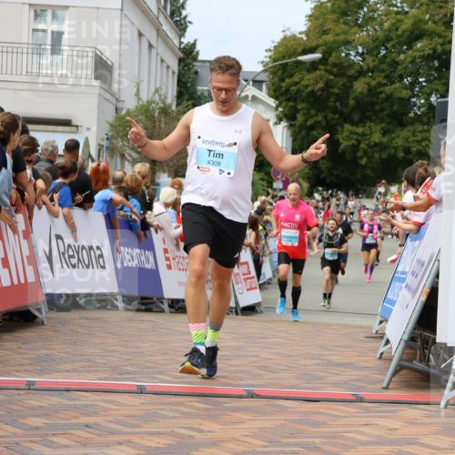 31.08.2025 - 21. Blankeneser Heldenlauf Strokosch-Dieckow http://msf.ph/oto/8696516 31.08.2025 12:21:47 Ziel 4308, 4034 meine-sportfotos.de