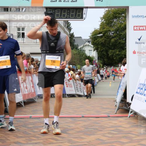 31.08.2025 - 21. Blankeneser Heldenlauf Strokosch-Dieckow http://msf.ph/oto/8696563 31.08.2025 12:21:24 Ziel 5277, 5746, 4337, 4142 meine-sportfotos.de