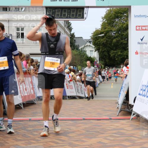 31.08.2025 - 21. Blankeneser Heldenlauf Strokosch-Dieckow http://msf.ph/oto/8696565 31.08.2025 12:21:24 Ziel 5277, 5746, 4337, 4142 meine-sportfotos.de