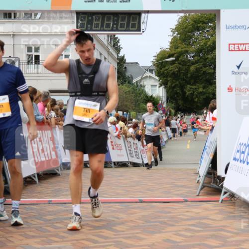 31.08.2025 - 21. Blankeneser Heldenlauf Strokosch-Dieckow http://msf.ph/oto/8696568 31.08.2025 12:21:24 Ziel 5277, 5746, 4337, 4142 meine-sportfotos.de