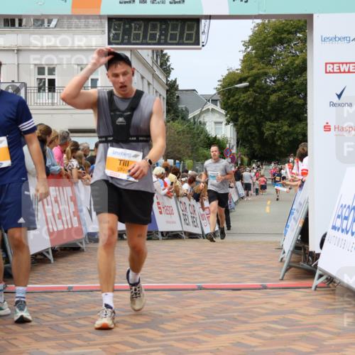 31.08.2025 - 21. Blankeneser Heldenlauf Strokosch-Dieckow http://msf.ph/oto/8696570 31.08.2025 12:21:24 Ziel 5277, 5746, 4337, 4142 meine-sportfotos.de