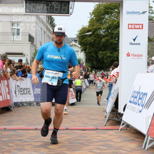 31.08.2025 - 21. Blankeneser Heldenlauf Strokosch-Dieckow http://msf.ph/oto/8696592 31.08.2025 12:21:21 Ziel 5277, 5746, 4337 meine-sportfotos.de