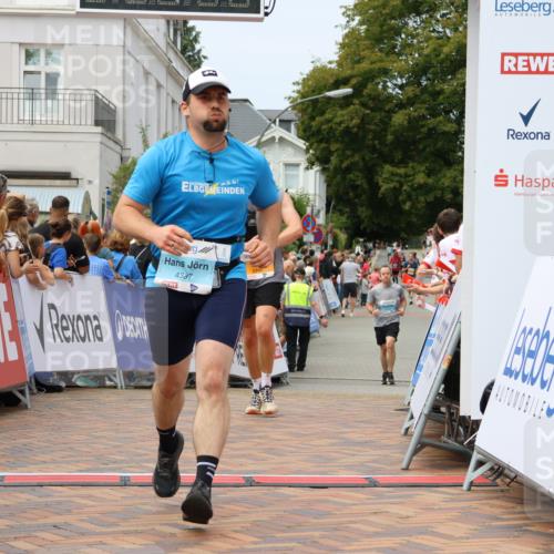 31.08.2025 - 21. Blankeneser Heldenlauf Strokosch-Dieckow http://msf.ph/oto/8696598 31.08.2025 12:21:21 Ziel 5277, 5746, 4337 meine-sportfotos.de