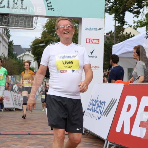 31.08.2025 - 21. Blankeneser Heldenlauf Strokosch-Dieckow http://msf.ph/oto/8696608 31.08.2025 10:33:41 Ziel 2652, 2409, 2635, 2634, 2542 meine-sportfotos.de