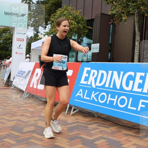 31.08.2025 - 21. Blankeneser Heldenlauf Strokosch-Dieckow http://msf.ph/oto/8696628 31.08.2025 12:21:13 Ziel 5277, 4242, 4215 meine-sportfotos.de