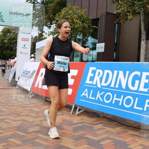 31.08.2025 - 21. Blankeneser Heldenlauf Strokosch-Dieckow http://msf.ph/oto/8696630 31.08.2025 12:21:13 Ziel 5277, 4242, 4215 meine-sportfotos.de