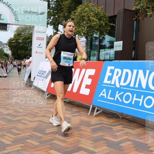 31.08.2025 - 21. Blankeneser Heldenlauf Strokosch-Dieckow http://msf.ph/oto/8696640 31.08.2025 12:21:13 Ziel 5277, 4242, 4215 meine-sportfotos.de