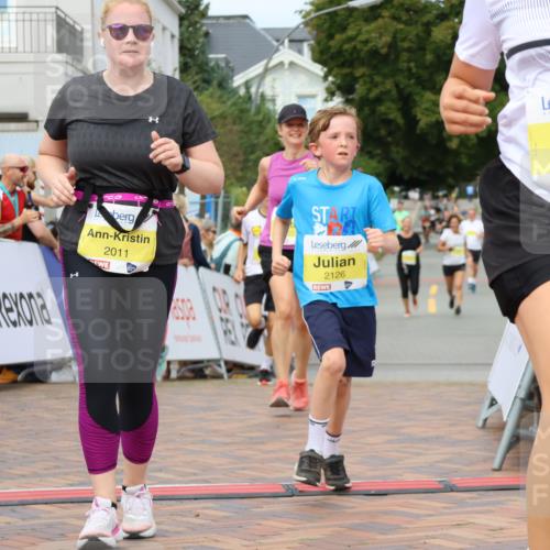 31.08.2025 - 21. Blankeneser Heldenlauf Strokosch-Dieckow http://msf.ph/oto/8696641 31.08.2025 10:33:27 Ziel 2011, 2044, 2126, 2640, 2639, 2220, 2221 meine-sportfotos.de