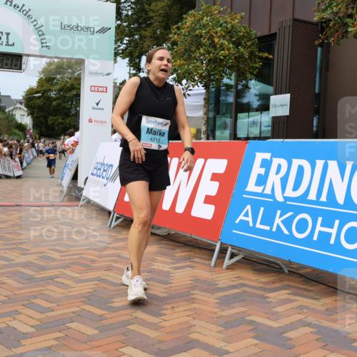 31.08.2025 - 21. Blankeneser Heldenlauf Strokosch-Dieckow http://msf.ph/oto/8696642 31.08.2025 12:21:13 Ziel 5277, 4242, 4215 meine-sportfotos.de