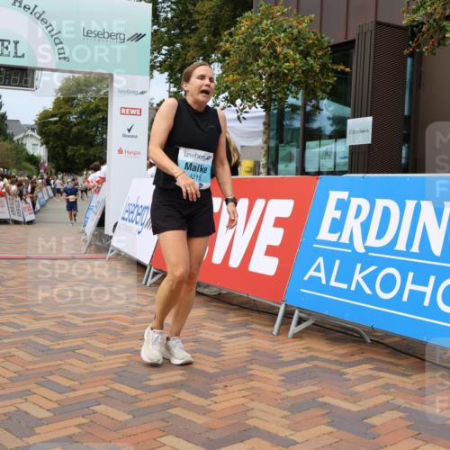 31.08.2025 - 21. Blankeneser Heldenlauf Strokosch-Dieckow http://msf.ph/oto/8696644 31.08.2025 12:21:13 Ziel 5277, 4242, 4215 meine-sportfotos.de