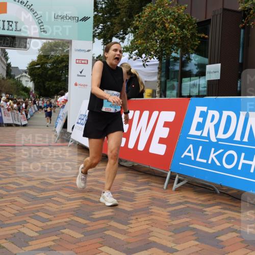 31.08.2025 - 21. Blankeneser Heldenlauf Strokosch-Dieckow http://msf.ph/oto/8696648 31.08.2025 12:21:12 Ziel 4242, 4215 meine-sportfotos.de