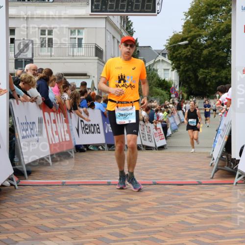 31.08.2025 - 21. Blankeneser Heldenlauf Strokosch-Dieckow http://msf.ph/oto/8696663 31.08.2025 12:21:06 Ziel 4346, 4242, 4215 meine-sportfotos.de