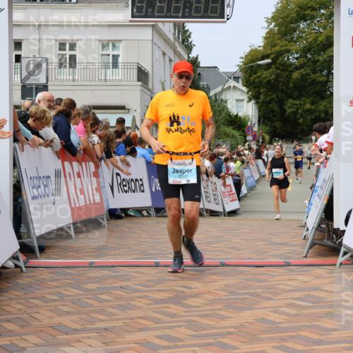 31.08.2025 - 21. Blankeneser Heldenlauf Strokosch-Dieckow http://msf.ph/oto/8696665 31.08.2025 12:21:06 Ziel 4346, 4242, 4215 meine-sportfotos.de
