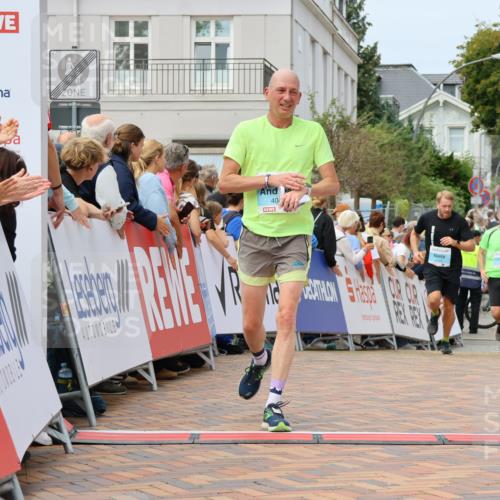 31.08.2025 - 21. Blankeneser Heldenlauf Strokosch-Dieckow http://msf.ph/oto/8696691 31.08.2025 12:20:53 Ziel 4063, 4348, 4121 meine-sportfotos.de