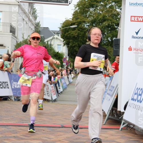 31.08.2025 - 21. Blankeneser Heldenlauf Strokosch-Dieckow http://msf.ph/oto/8696693 31.08.2025 10:33:03 Ziel 2104, 2129, 2130, 2128, 2122, 2337, 2695, 2694, 2464, 2658 meine-sportfotos.de