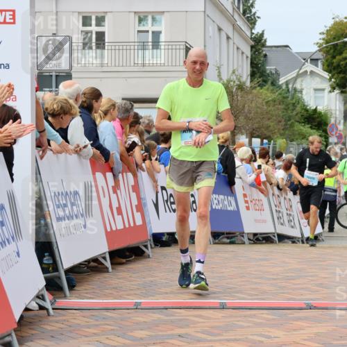 31.08.2025 - 21. Blankeneser Heldenlauf Strokosch-Dieckow http://msf.ph/oto/8696696 31.08.2025 12:20:53 Ziel 4063, 4348, 4121 meine-sportfotos.de