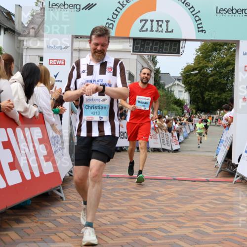 31.08.2025 - 21. Blankeneser Heldenlauf Strokosch-Dieckow http://msf.ph/oto/8696705 31.08.2025 12:20:46 Ziel 5527, 4413, 4313, 4348 meine-sportfotos.de