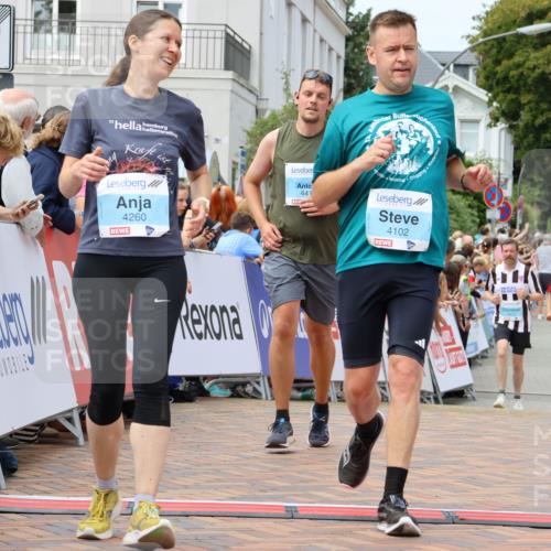 31.08.2025 - 21. Blankeneser Heldenlauf Strokosch-Dieckow http://msf.ph/oto/8696716 31.08.2025 12:20:38 Ziel 5527, 5350, 4275, 4274, 4413, 4260, 4102 meine-sportfotos.de