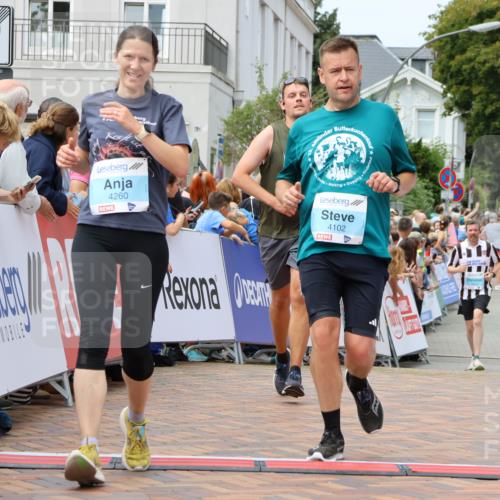 31.08.2025 - 21. Blankeneser Heldenlauf Strokosch-Dieckow http://msf.ph/oto/8696726 31.08.2025 12:20:37 Ziel 5350, 4275, 4274, 4413, 4260, 4102 meine-sportfotos.de