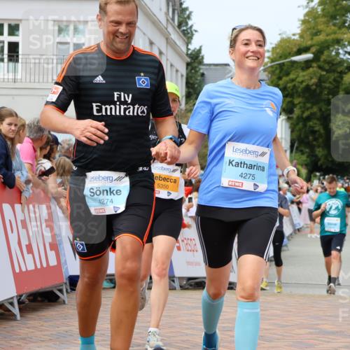 31.08.2025 - 21. Blankeneser Heldenlauf Strokosch-Dieckow http://msf.ph/oto/8696746 31.08.2025 12:20:31 Ziel 5350, 4275, 4274 meine-sportfotos.de