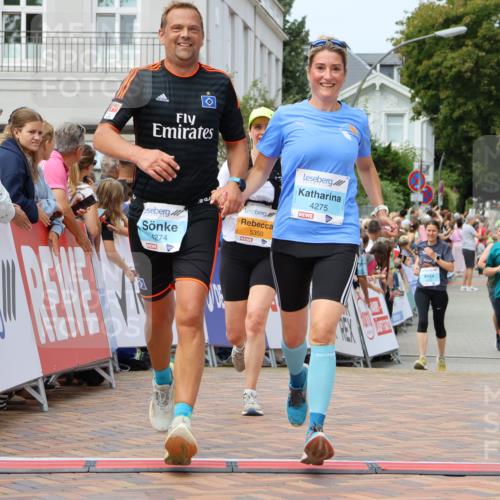 31.08.2025 - 21. Blankeneser Heldenlauf Strokosch-Dieckow http://msf.ph/oto/8696757 31.08.2025 12:20:31 Ziel 5350, 4275, 4274 meine-sportfotos.de