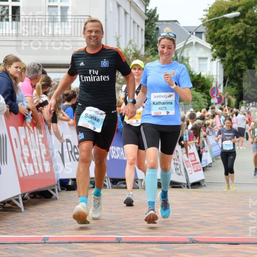 31.08.2025 - 21. Blankeneser Heldenlauf Strokosch-Dieckow http://msf.ph/oto/8696771 31.08.2025 12:20:30 Ziel 5350, 4275, 4274 meine-sportfotos.de