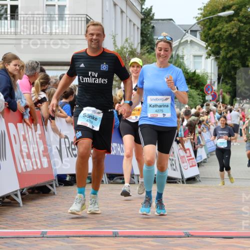 31.08.2025 - 21. Blankeneser Heldenlauf Strokosch-Dieckow http://msf.ph/oto/8696773 31.08.2025 12:20:30 Ziel 5350, 4275, 4274 meine-sportfotos.de