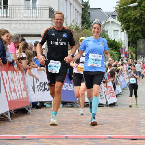 31.08.2025 - 21. Blankeneser Heldenlauf Strokosch-Dieckow http://msf.ph/oto/8696780 31.08.2025 12:20:30 Ziel 5350, 4275, 4274 meine-sportfotos.de