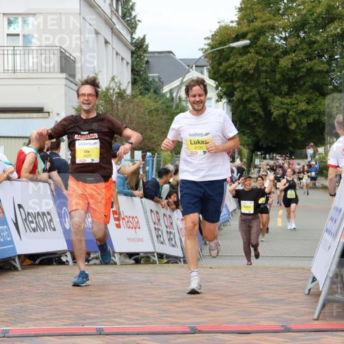 31.08.2025 - 21. Blankeneser Heldenlauf Strokosch-Dieckow http://msf.ph/oto/8696792 31.08.2025 10:32:17 Ziel 2418, 2131, 2182, 2627 meine-sportfotos.de