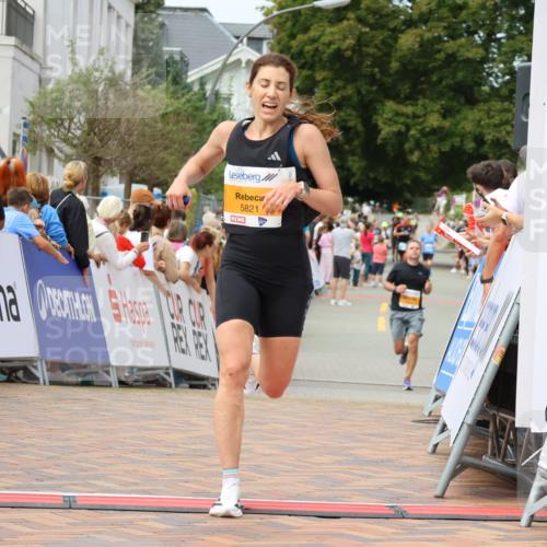 31.08.2025 - 21. Blankeneser Heldenlauf Strokosch-Dieckow http://msf.ph/oto/8696827 31.08.2025 12:20:10 Ziel 5821 meine-sportfotos.de