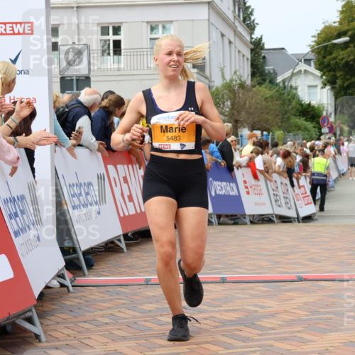 31.08.2025 - 21. Blankeneser Heldenlauf Strokosch-Dieckow http://msf.ph/oto/8696833 31.08.2025 12:20:03 Ziel 5368, 5688, 5483, 4210 meine-sportfotos.de